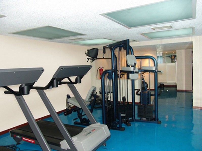 الشقق الفندقية مدينة مكسيكوفي  إكس سويتس سان مارينو المظهر الخارجي الصورة The gym at the hotel